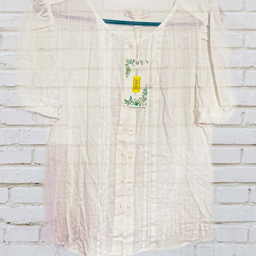 Chelsea and Violet Large Top NWT